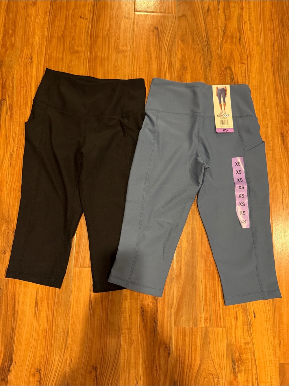 Ladies XS Crop/Capri Leggings - Black & Slate Blue